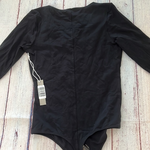 NWT Everlane the Long Sleeve V Neck Bodysuit in black - Picture 9 of 16